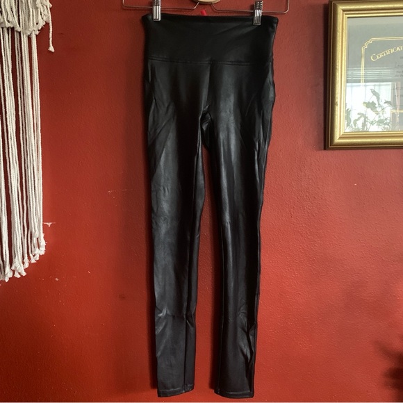 SPANX faux leather leggings in black size small - Picture 1 of 9